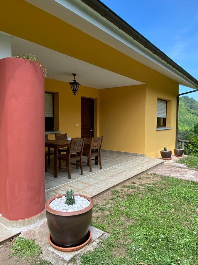 Finca La Cuesta Cangas de Onis Exterior photo